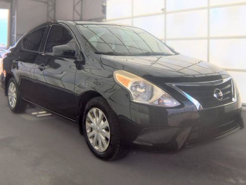 Used 2016 Nissan Versa S Plus FWD image 3