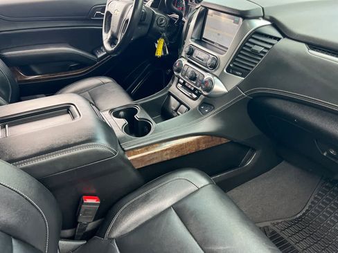 Used 2019 Chevrolet Suburban LT image 20