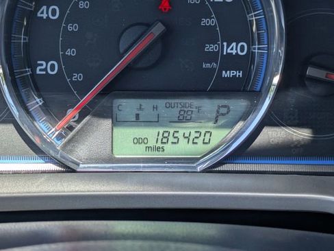 Used 2013 Toyota RAV4 Limited AWD/4WD image 31