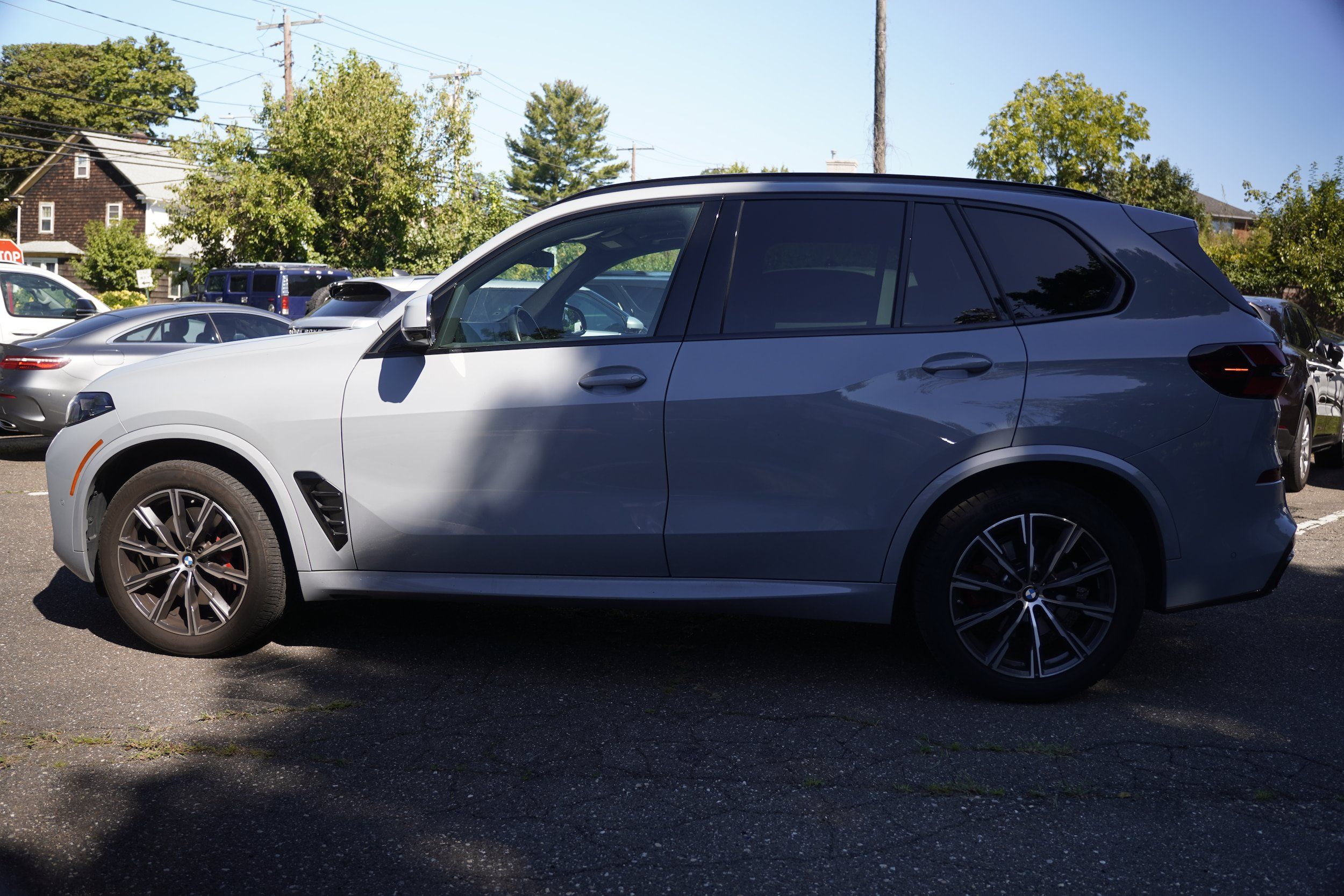 Used 2025 BMW X5 xDrive40i w/ M Sport Package AWD/4WD image 4