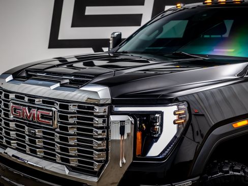 Used 2024 GMC Sierra 3500 Denali w/ Denali Reserve Package AWD/4WD image 23