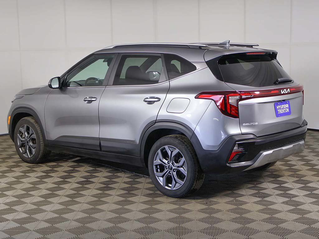 Used 2024 Kia Seltos S AWD/4WD image 9