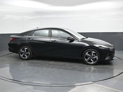 Used 2023 Hyundai Elantra Limited w/ Cargo Package image 4