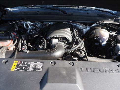 Used 2017 Chevrolet Suburban Premier image 8