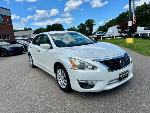 Used 2015 Nissan Altima 2.5 S w/ Power Driver Seat Package FWD image 3