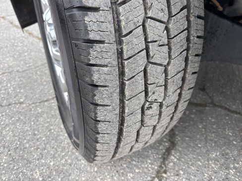 Used 2023 Ford F250 Lariat w/ Chrome Package image 35