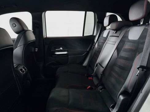 Used 2023 Mercedes-Benz GLB 250 image 8