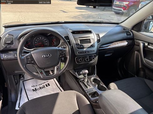 Used 2014 Kia Sorento LX FWD image 12