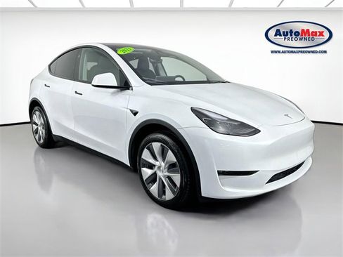 Used 2023 Tesla Model Y Long Range image 1