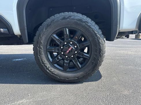 Used 2025 GMC Sierra 2500 AT4 w/ Technology Package AWD/4WD image 5