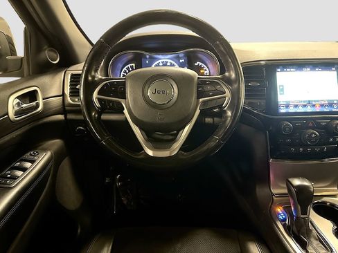 Used 2020 Jeep Grand Cherokee Altitude image 24