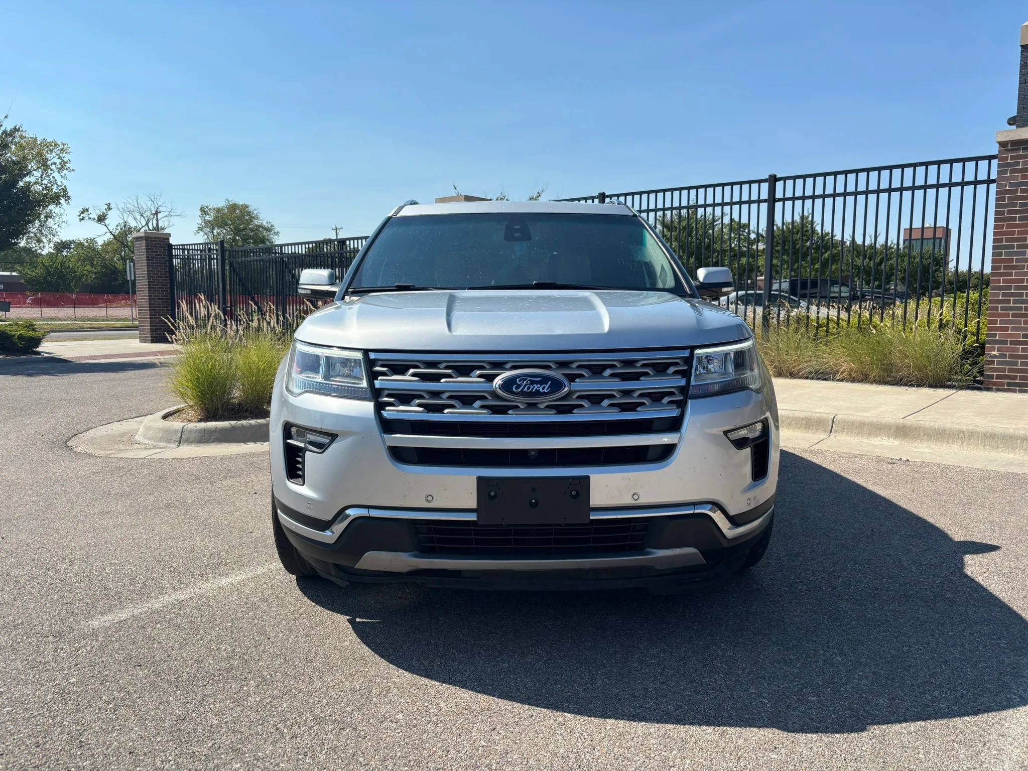 Used 2018 Ford Explorer Limited w/ Equipment Group 301A FWD image 2