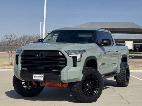 Used 2024 Toyota Tundra Limited image 2