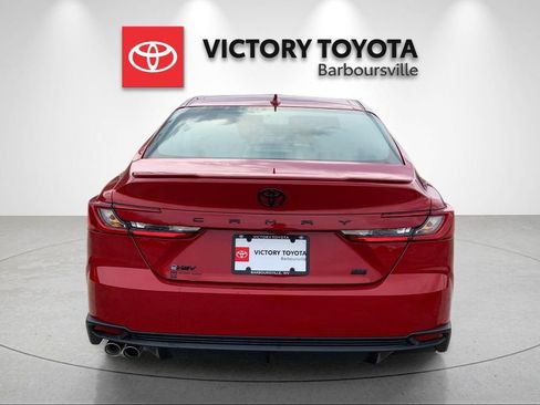 Used 2025 Toyota Camry SE image 4