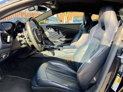 Used 2020 Aston Martin V8 Vantage Coupe image 10