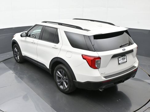 Used 2023 Ford Explorer XLT w/ Equipment Group 202A AWD/4WD image 30