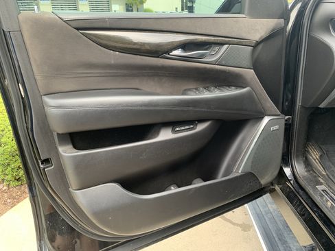 Used 2017 Cadillac Escalade Platinum AWD/4WD image 13