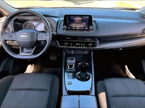 Certified 2025 Nissan Rogue SV image 16