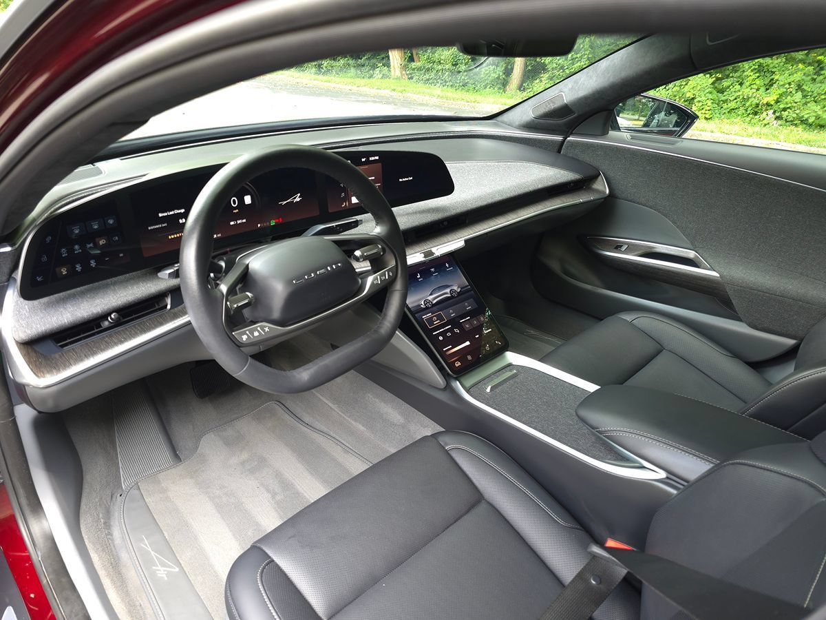 Used 2024 Lucid Air Touring AWD/4WD image 2