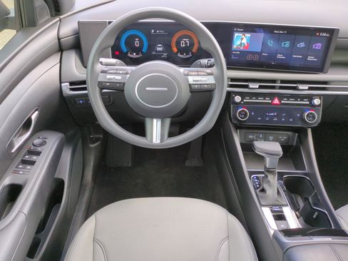 Certified 2025 Hyundai Santa Cruz SEL image 15