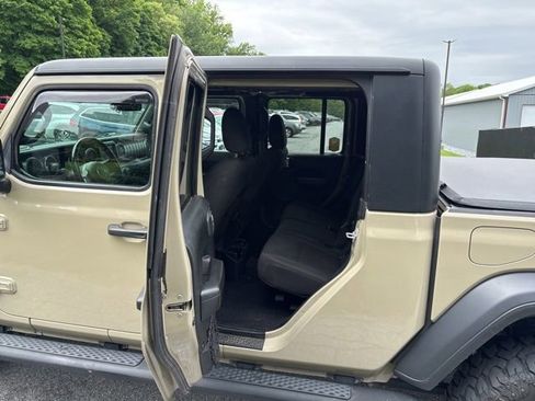 Used 2020 Jeep Gladiator Sport w/ Quick Order Package 24S AWD/4WD image 14