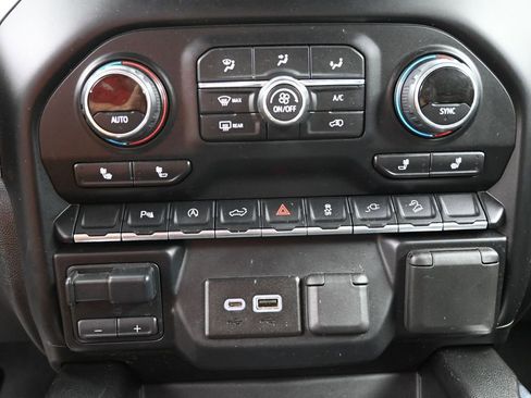 Used 2020 Chevrolet Silverado 1500 LT Trail Boss AWD/4WD image 18