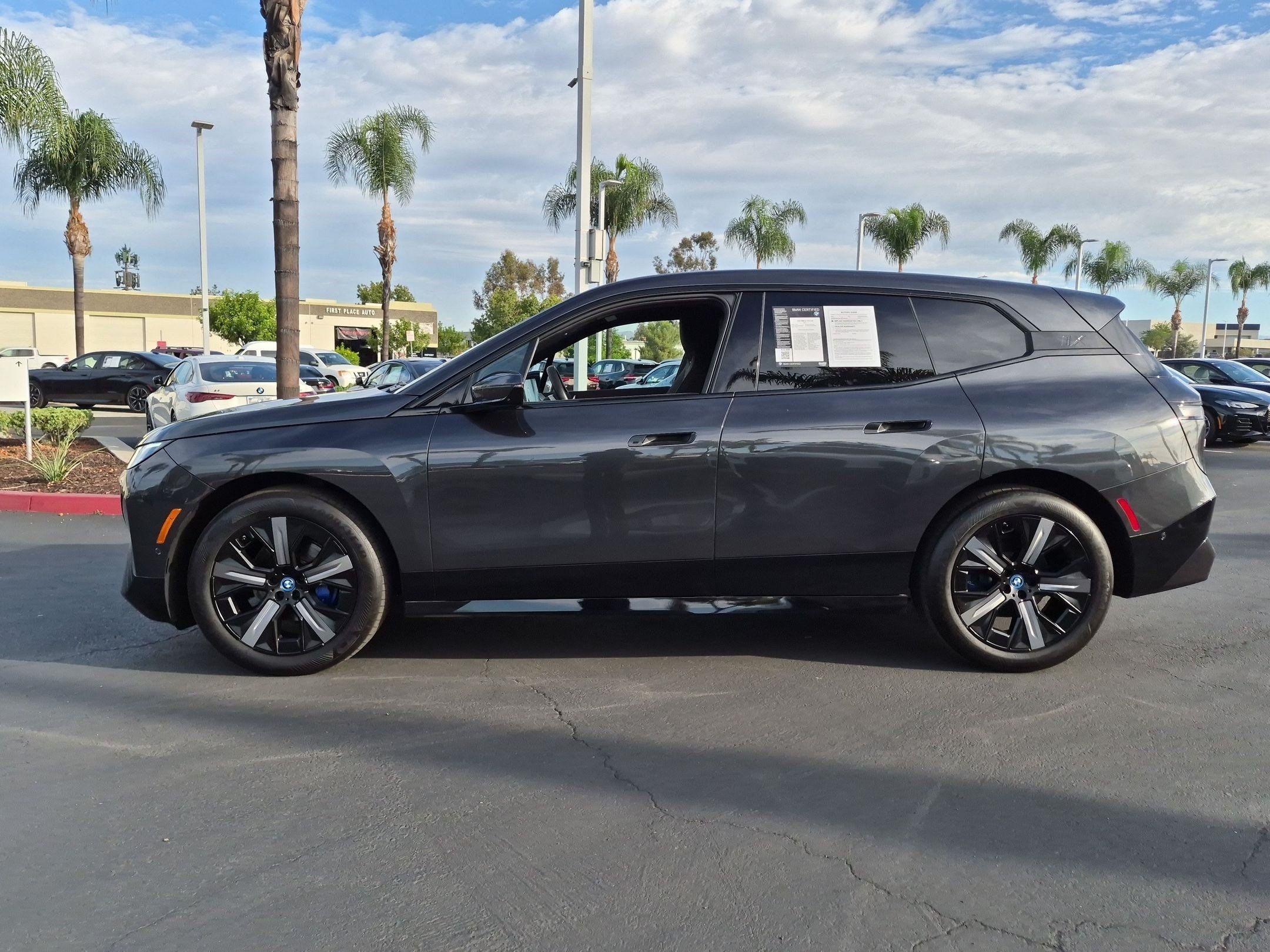 Certified 2025 BMW iX xDrive50 AWD/4WD image 7