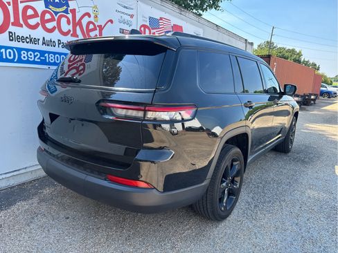Used 2021 Jeep Grand Cherokee L Laredo AWD/4WD image 3