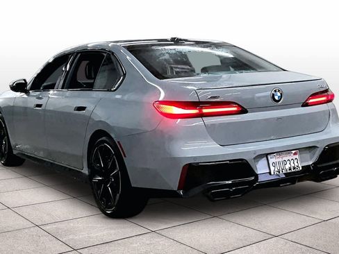 Used 2025 BMW 760i xDrive image 14