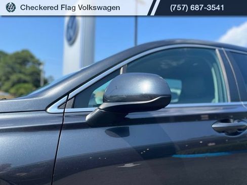 Used 2023 Hyundai Santa Fe SE AWD/4WD image 2