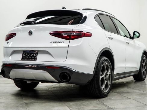 Used 2022 Alfa Romeo Stelvio Ti image 10