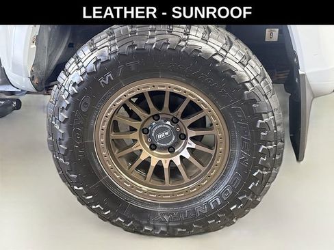 Used 2018 Toyota Tacoma TRD Sport AWD/4WD image 33