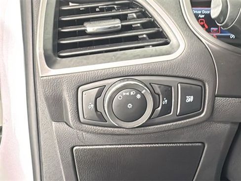 Used 2024 Ford Edge SE image 34