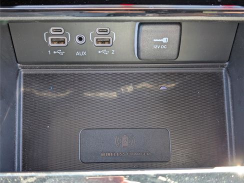 Used 2023 Jeep Grand Cherokee Overland w/ Luxury Tech Group IV image 25