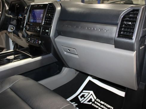 Used 2022 Ford F250 XLT w/ FX4 Off-Road Package image 26