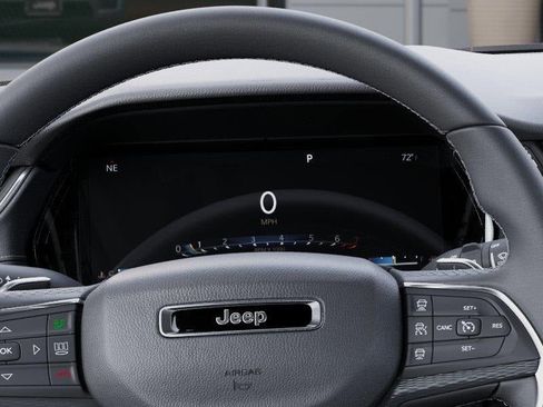 New 2025 Jeep Grand Cherokee Altitude image 17