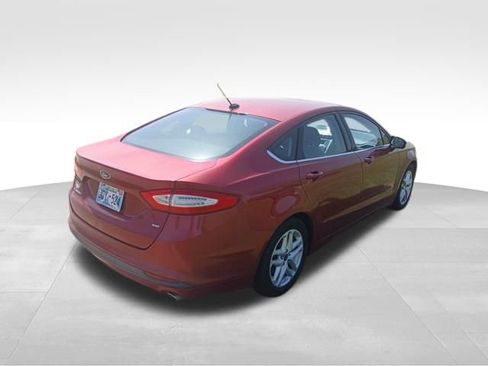 Used 2014 Ford Fusion SE FWD image 3