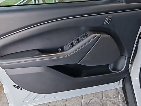 Used 2022 Ford Mustang Mach-E Select image 23