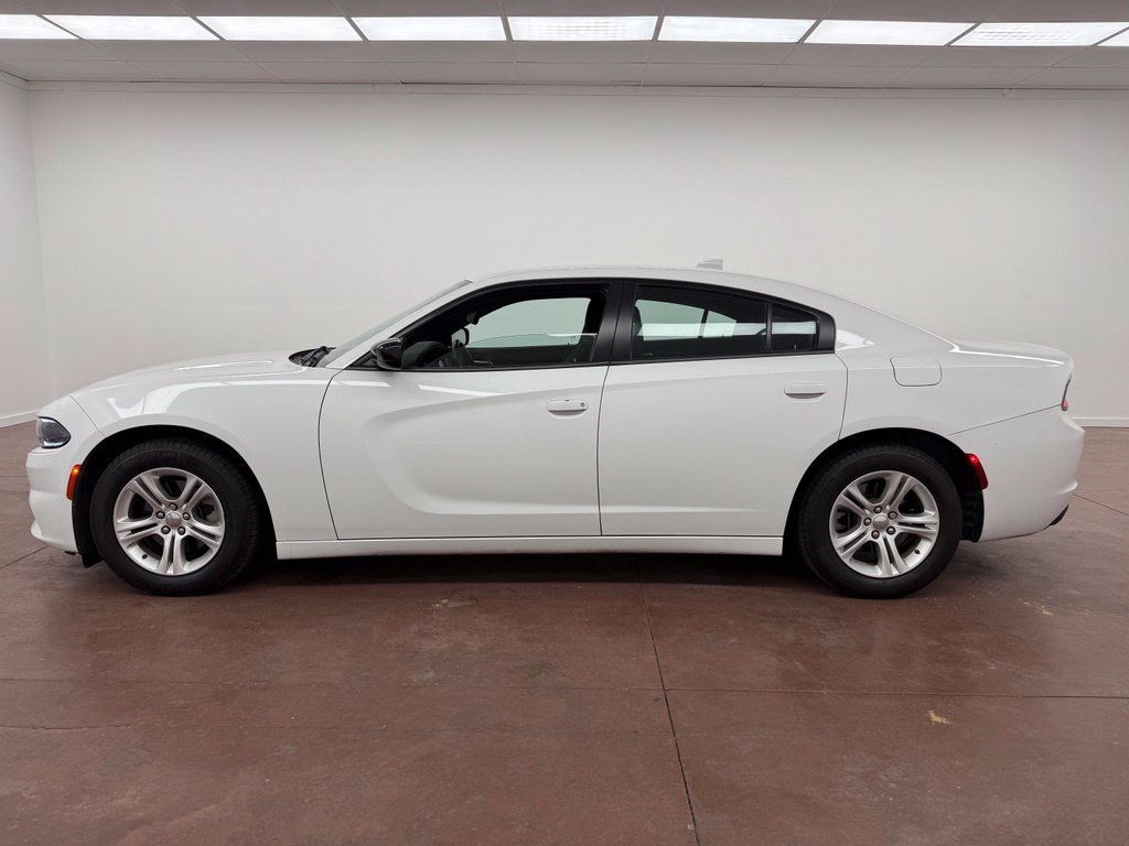 Used 2023 Dodge Charger SXT RWD image 2