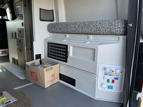 Used 2023 Mercedes-Benz Sprinter 2500 image 41