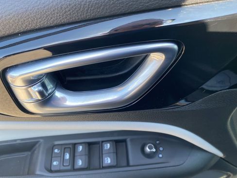 Used 2022 Jeep Compass Limited w/ Sun and Sound Group image 19