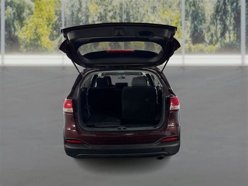 Used 2017 Kia Sorento AWD image 11