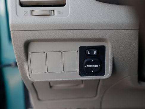 Used 2009 Toyota Corolla S image 40