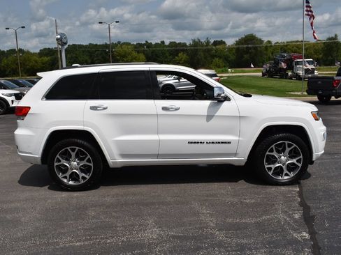 Used 2020 Jeep Grand Cherokee Overland AWD/4WD image 15