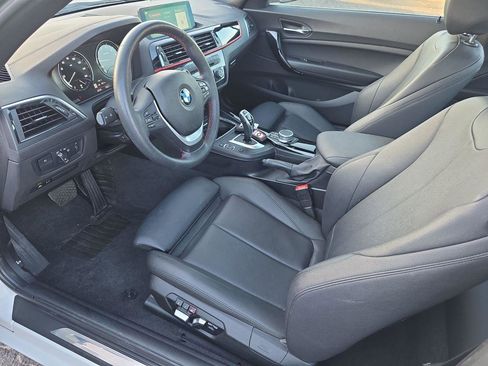 Used 2019 BMW 230i Coupe w/ Premium Package image 4