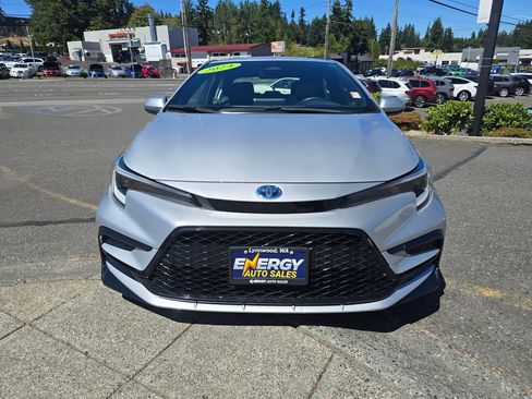 Used 2024 Toyota Corolla SE w/ SE Package FWD image 2