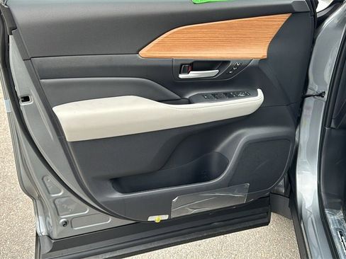 New 2026 Toyota Grand Highlander Limited image 13
