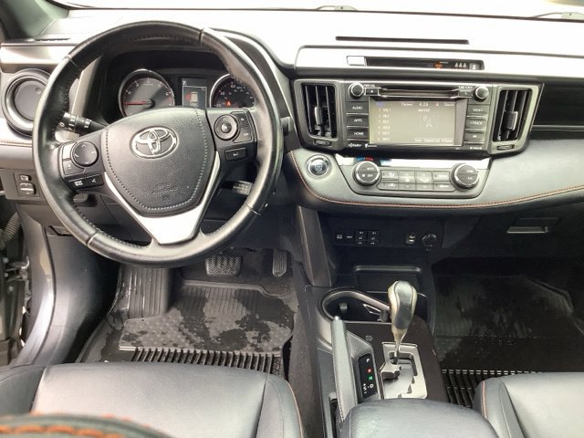 Used 2017 Toyota RAV4 SE w/ Power Extra Value Package AWD/4WD image 9