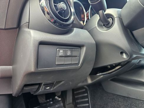 Used 2017 MAZDA MX-5 Miata Sport RWD image 44
