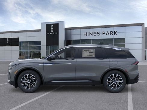 New 2025 Lincoln Nautilus Premier w/ Equipment Group 102A image 3